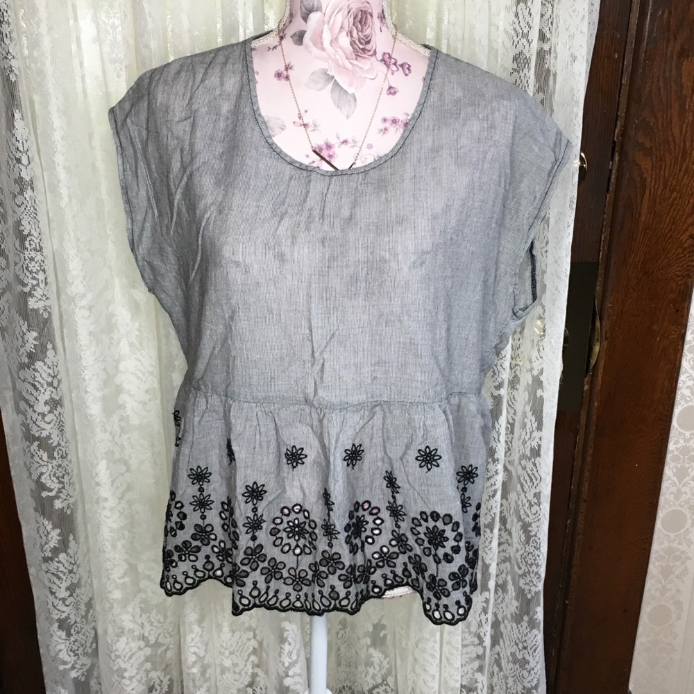SOLD Embroidered Sonoma peplum blouse size Petite - Picture 2 of 4
